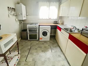 Kitchen- click for photo gallery